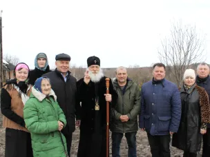 Освящение строящейся часовни в деревне Ларионово