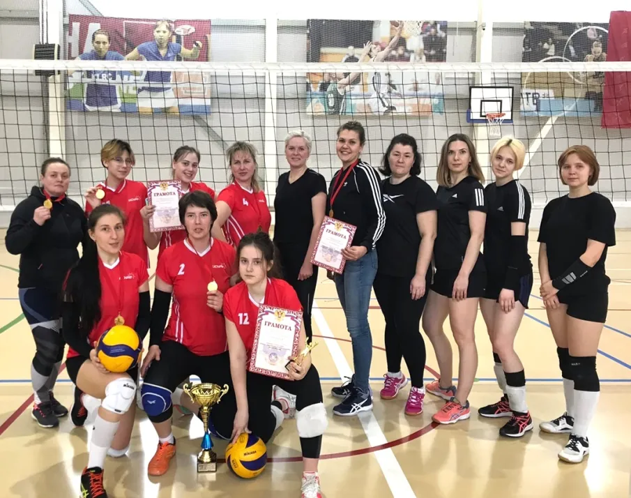 Команда Семеновского округа «Искра» победила в Открытом турнире по волейболу