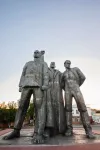 Памятник Трем коммунистам