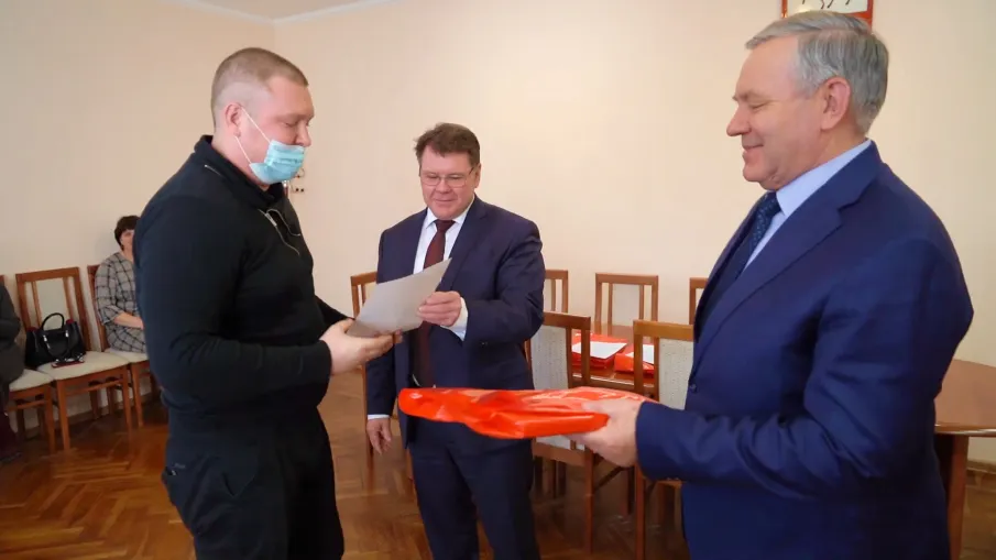 Вручение сертификатов на улучшение жилищных условий молодых семей