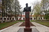 Памятник художнику Г.П. Матвееву