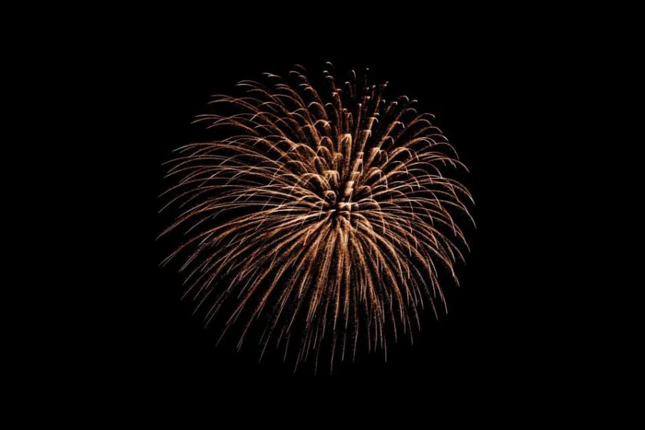 Опасная красота новогоднего неба: травмы, пожары и ответственность при запуске фейерверков